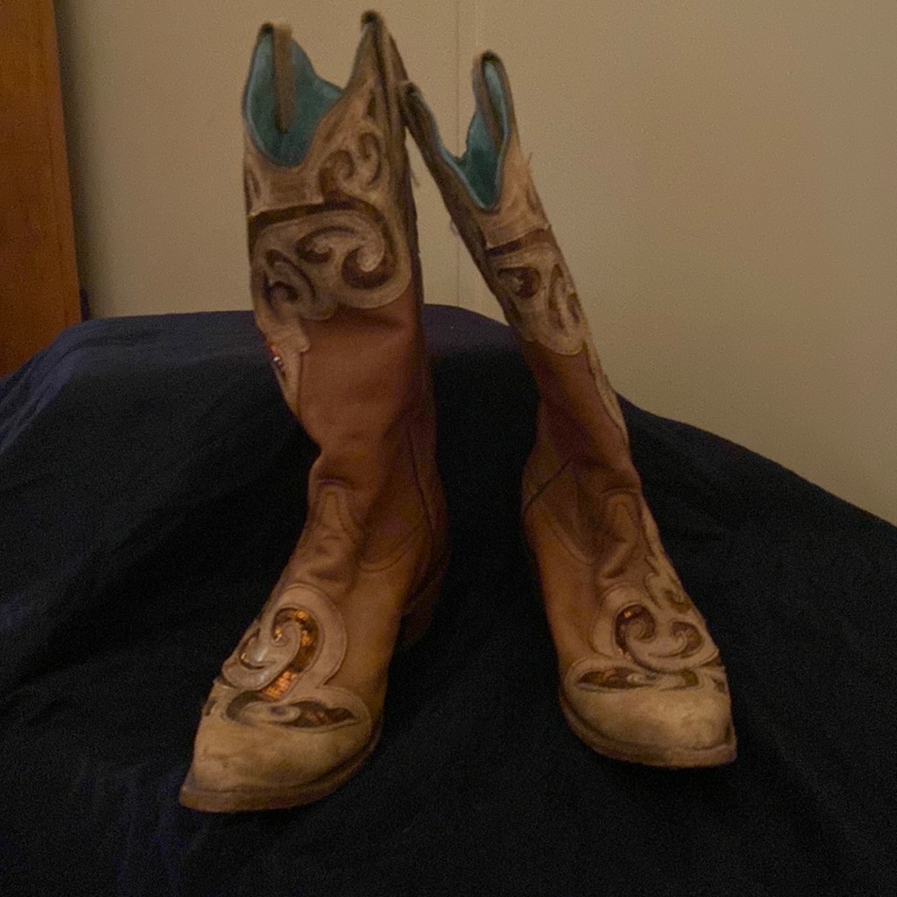 Corral boutique style boots - Picture 2 of 4